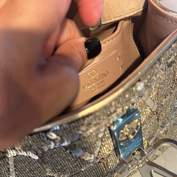 Valentino Garavani Vsling iconograph V logo sequin top handle crossbody bag NIB - Picture 10 of 14